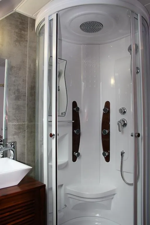 Breizh A-Gevret Bed and Breakfast Lannion Bed & Breakfast